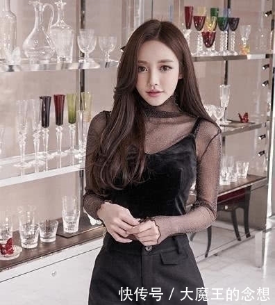 同样的网纱打底衫,孙允珠穿出不一样的视觉效果