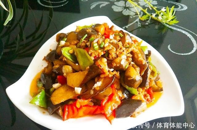 肉末鱼香茄子家常做法，不蒸不油炸，嫩滑鲜香下饭，比饭店的好吃