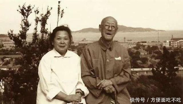 传世|李白唯一传世的书法作品, 乾隆十分喜欢它, 堪称国宝级文物