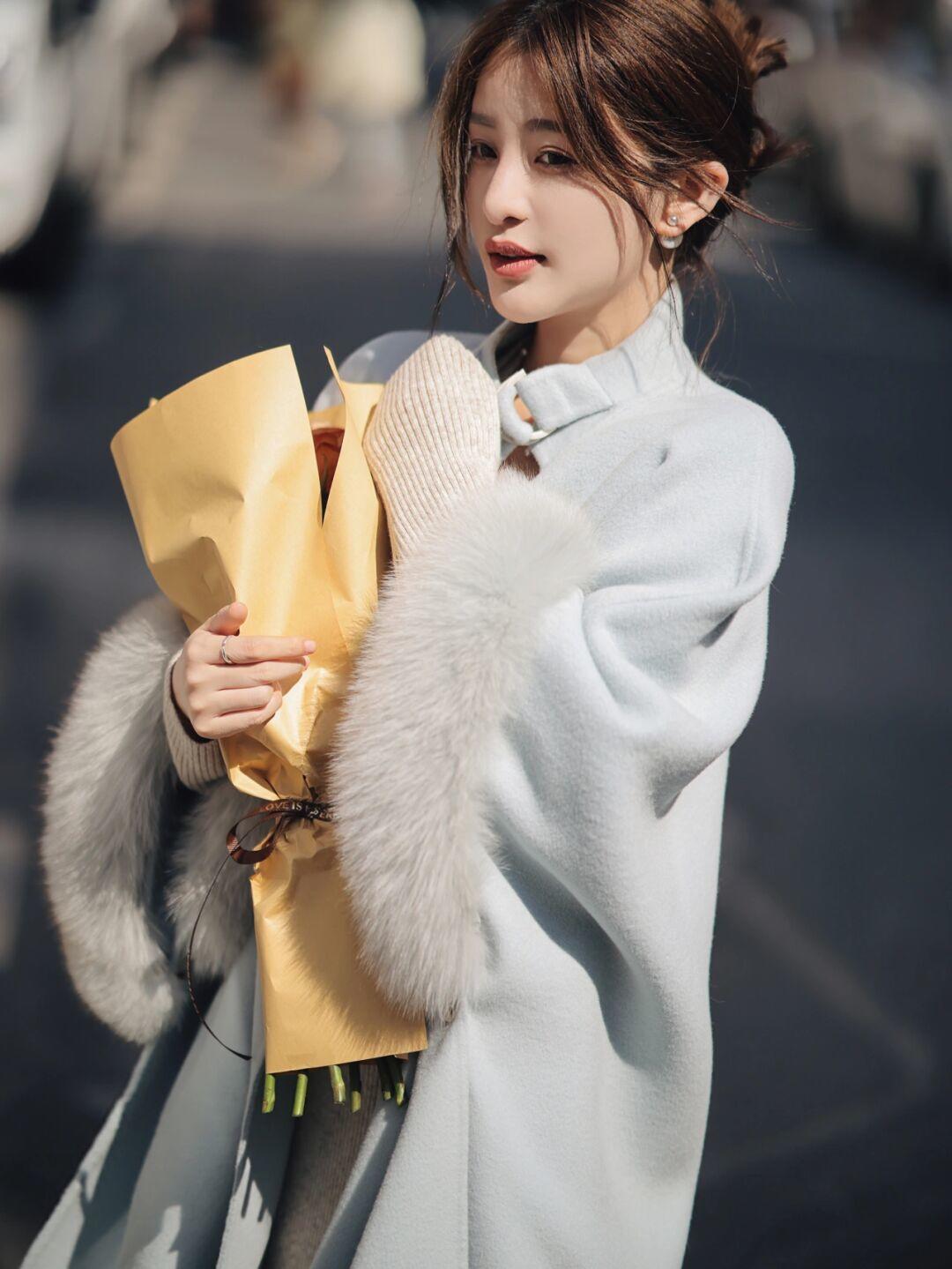 浪漫风|真正洋气的女人,冬天都爱穿这几款“大衣”,简约利落又百搭