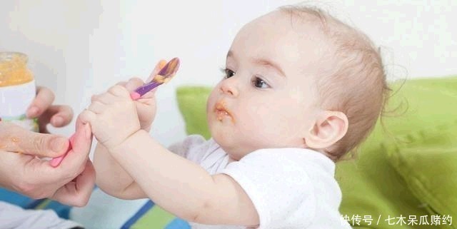 婴儿|5个月婴儿患“肾结石”,都是辅食惹的祸,医生很多家庭还在喂