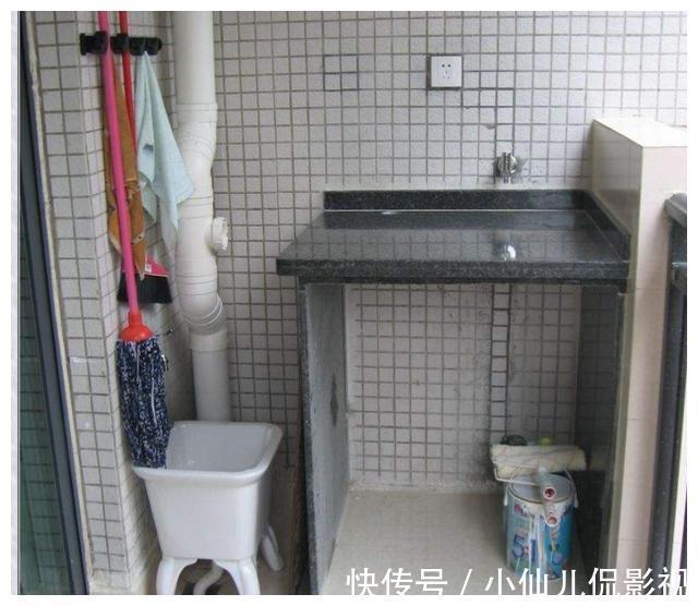 阳台|阳台除了放洗衣机,还应该做个洗手台,能节省时间,多功能实用
