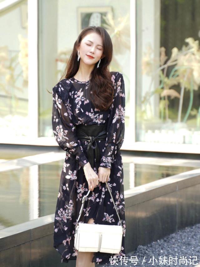 经验 优雅女人早秋都穿“连衣裙”,为你分享时髦的搭配经验,温婉知性