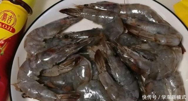 只会炸虾煮虾炒虾，不如这样处理虾，味道鲜美爽口汁液四溢