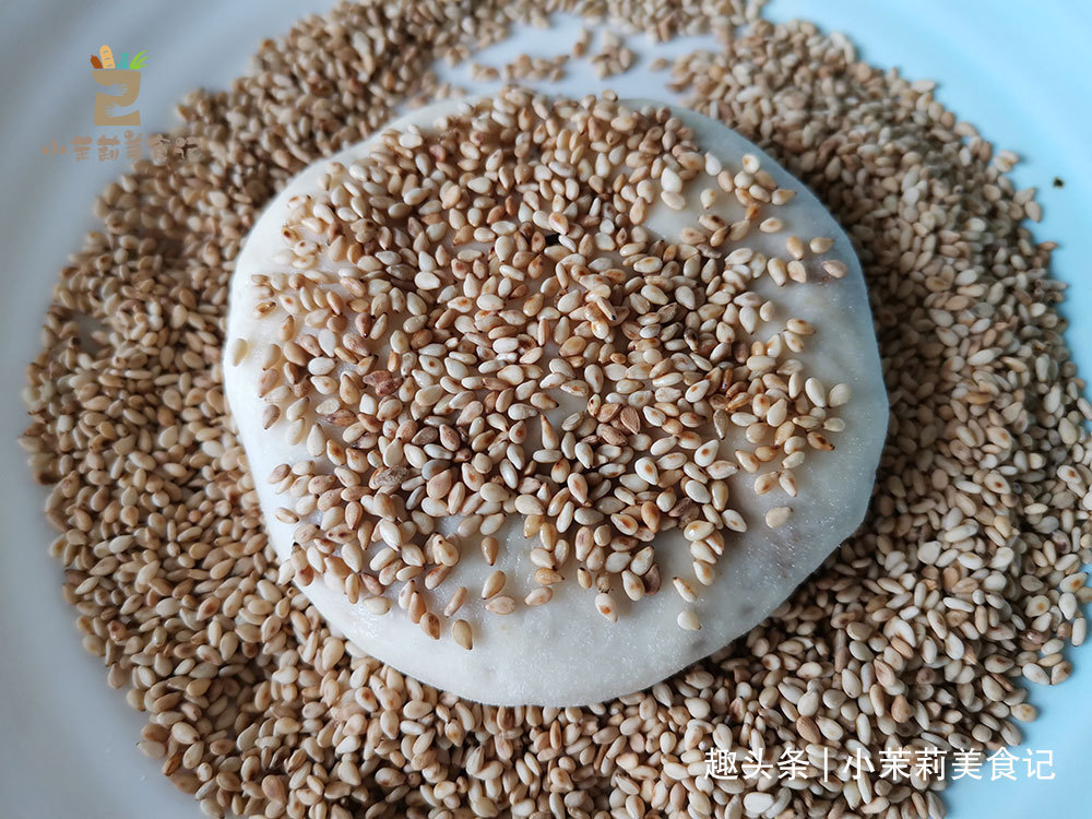 发面时，牢记别直接和面，面点师教我1招，10分钟发满盆，实用！