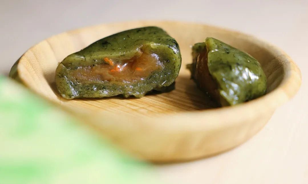 “什么东西坏掉了？”没想到吧，有商家把螺蛳粉包进了清明团子