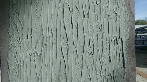 墙面砖|入住不到一年,墙砖哗哗往下掉,维修工人:施工时关键步骤忘了做