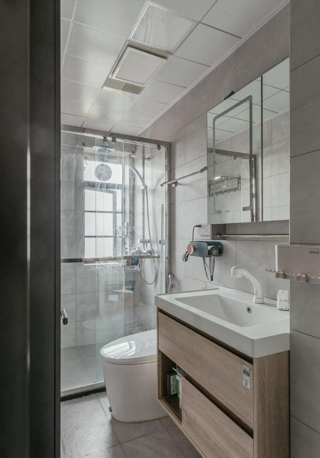 新房|132㎡的新房，她坚持多做柜子，入住后发现这个做法，确实很实用