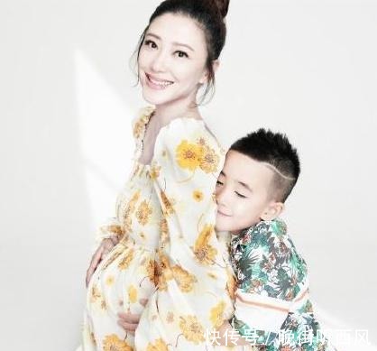 下廚|應(yīng)采兒二胎已生產(chǎn)52歲陳小春超激動,下廚煲湯為老婆增奶!