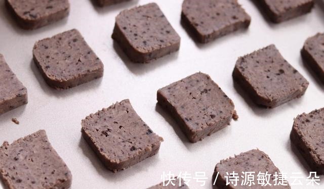 精致下午茶，无敌酥脆的奥利奥牛奶饼干，香酥可口，超级解馋！