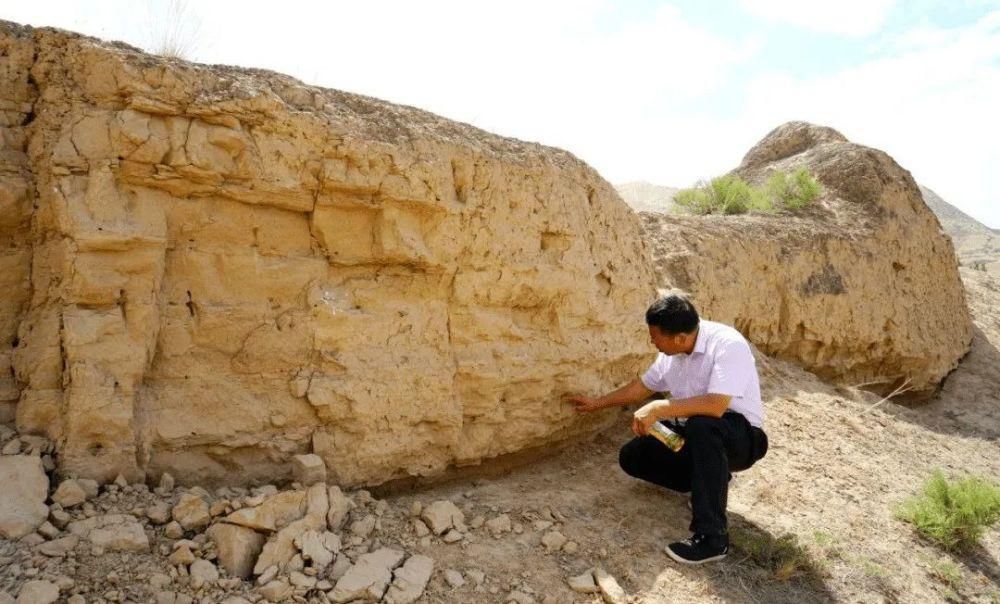 兰州西固交界处《永靖盐锅峡三江口文物》小茨烽火台遗址