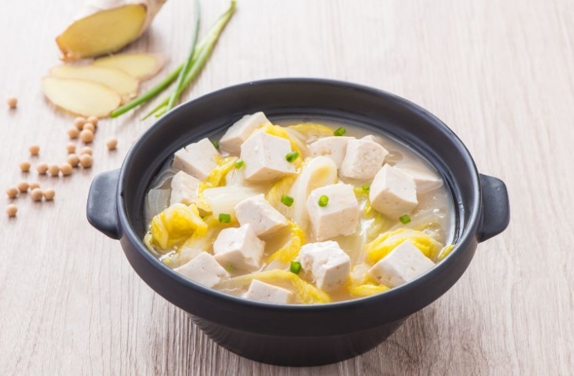 炖豆腐|白菜炖豆腐，到底先放豆腐还是放白菜很多人不清楚，难怪不好吃