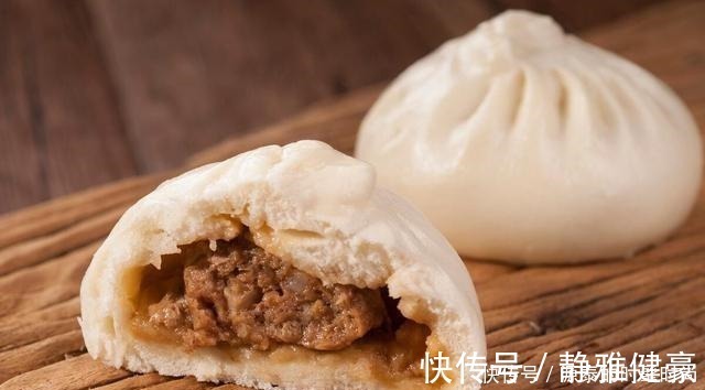 调肉馅时，放料酒是大忌。正确方法告诉你，肉馅鲜嫩多汁无腥味