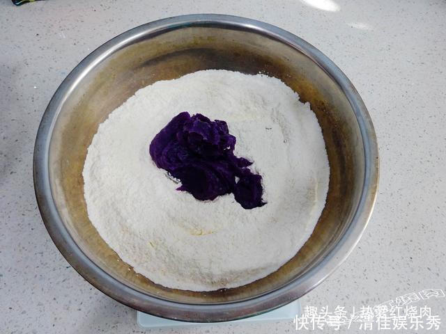 做成|紫薯别总蒸着吃了,加点面粉做成大发糕,蓬松暄软比蛋糕都好吃