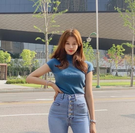 小姐姐诗情画意，聪慧范十足，优雅又魅惑！