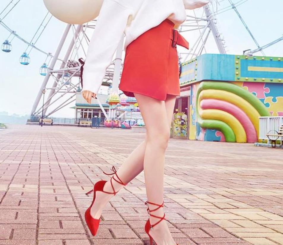 凉鞋 精致高跟鞋,衬托出纤细玉足,婷婷玉直美轮美奂