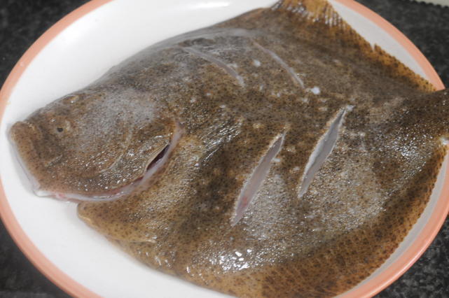 这鱼很少见，细嫩无刺儿子超爱，虽然价格昂贵，遇到我从不放过