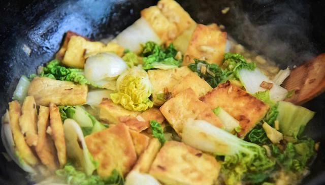 钙片|春季,这菜正当季,3元一把,孩子要多吃,低脂高钙,胜过吃钙片