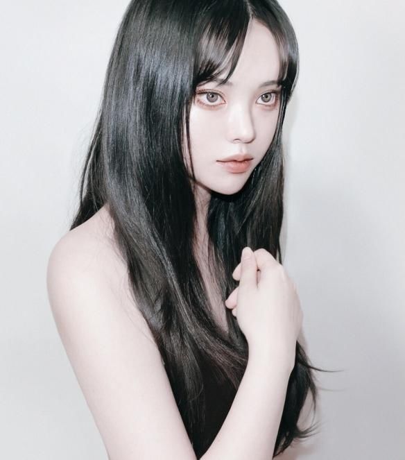 高颜值+化妆技巧=男女通杀！韩国美少女COS富江走红