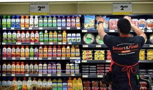 美国|引进美国“穷人超市”,凌晨两点就排起长龙,游客进去真难