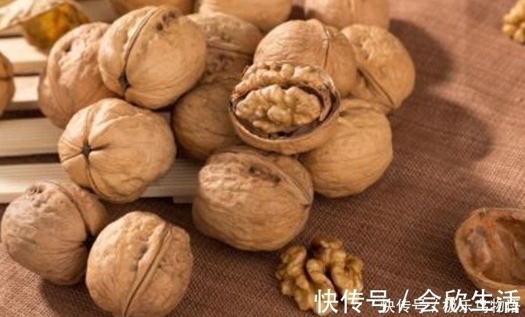 家里人|提个醒:吃过核桃一小时内不可碰此种食物,早点告诉家里人