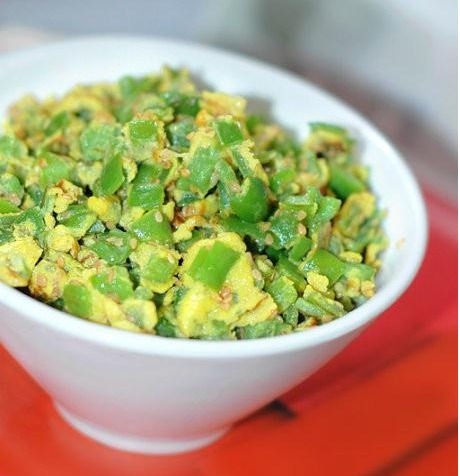 好吃又好看的青椒炒蛋,香气浓郁、营养丰富,成本只要几块钱!