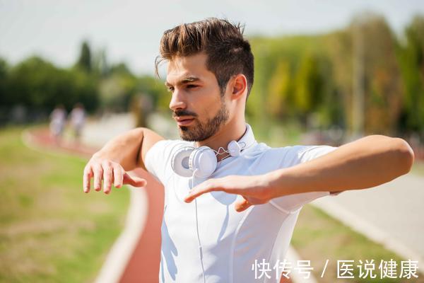 食物|尿酸高的人，3种食物要戒口，做好2件事，或能避免肾衰竭，需重视