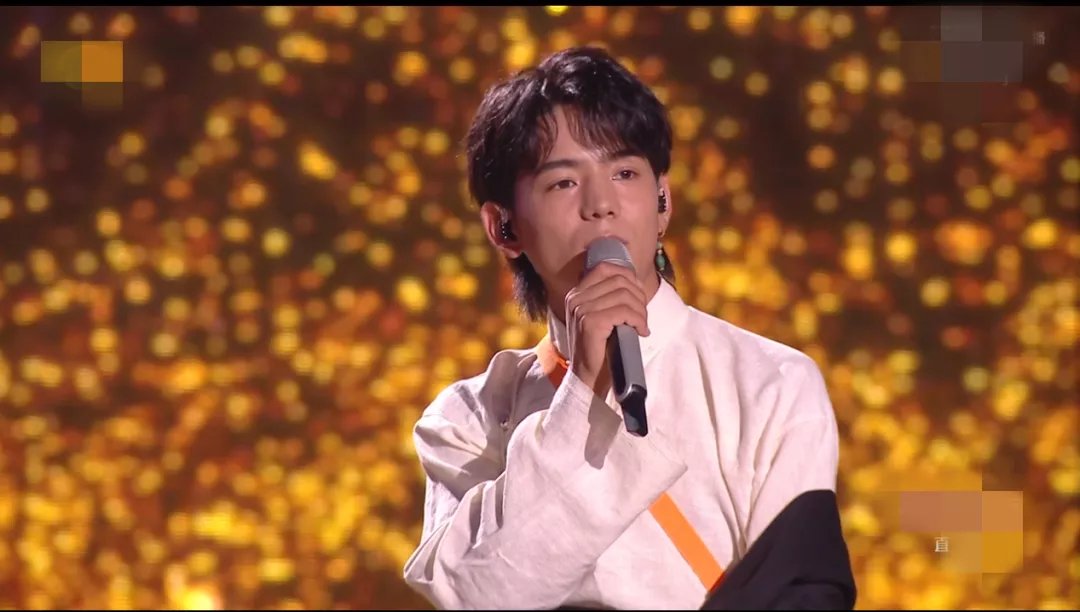 晚会|817晚会油腻腻，张萌如白馒头，晓明竟伤害力最小，娜扎真别主持