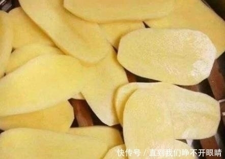 炝炒土豆片|土豆这样做外焦里嫩真美味，天天当早餐吃都不腻，做法还特简单！