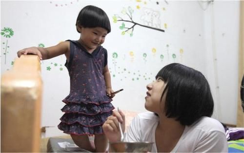 小腹婆|为何女人到中年，肚子赘肉多？建议：做好“4件事”，告别小腹婆