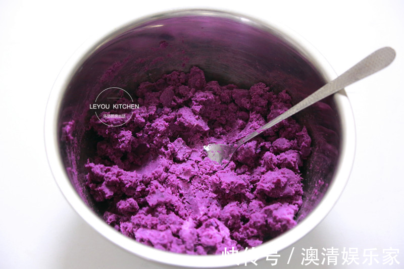 减肥也可以吃的点心,热量不高,口感软糯细腻,在家用蒸锅就能做