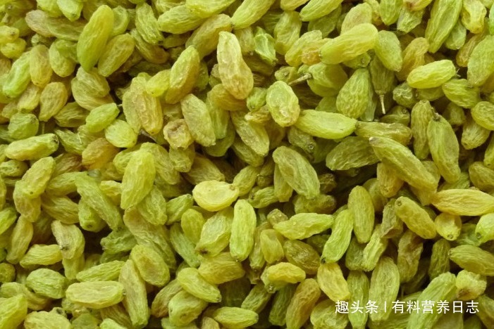 葡萄干|女性经期常吃此物,排出子宫污血,缓解手脚冰凉,早吃早健康