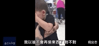 小女孩|熊孩子毁46万元作品,家长叫嚣:小孩吃屎你也吃屎?