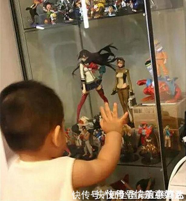 手办|孩子玩坏儿天价手办,家长实力护娃拒绝赔偿:你就想讹钱