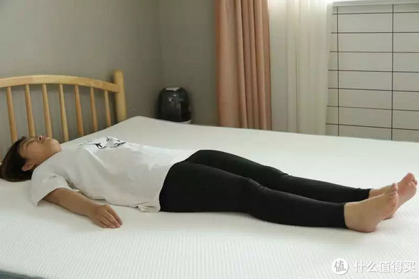 分区|780个弹簧9个分区，软硬双面设计，网易云舒零压感床垫体验