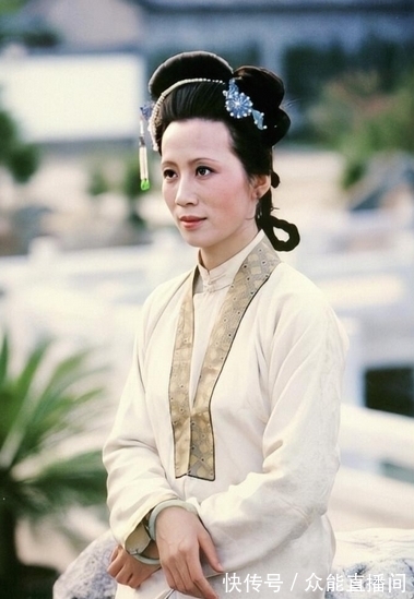 钟山$《红楼梦》里一座山名人齐聚,薛宝琴怀古诗里透露端倪