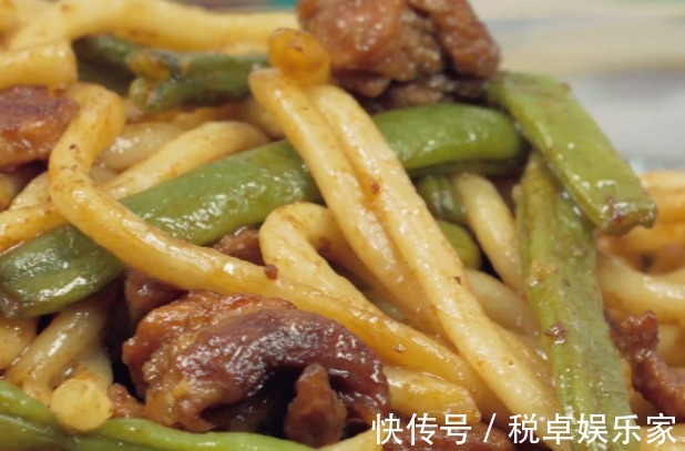 面食|好吃的豆角焖乌冬面,鲜嫩爽滑,荤素搭配,孩子爱吃的代餐主食