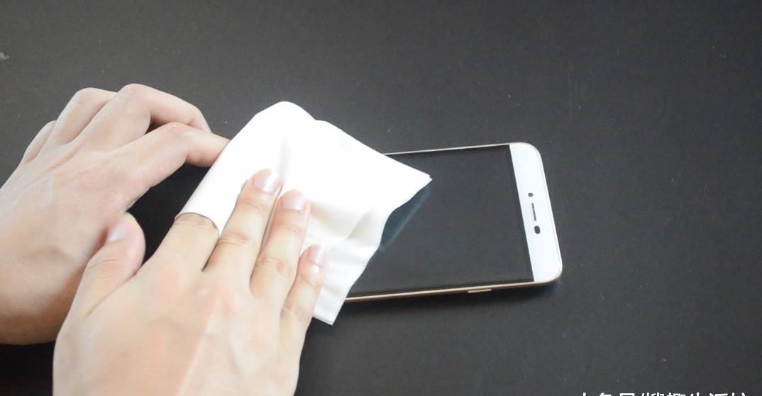 烦恼|食品袋里的干燥剂别扔了, 它的这3个妙用, 解决了很多家庭的烦恼