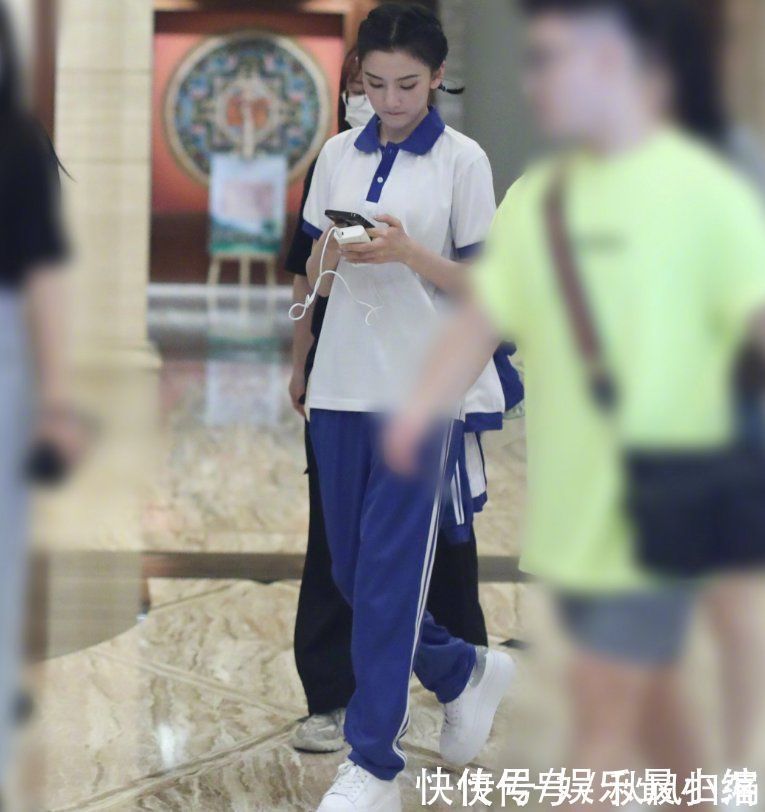 劉耀文|劉耀文上《萌探》,校服一穿成校園劇男主,與小宋同框美顏暴擊