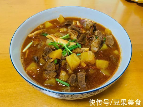 网红番茄牛腩土豆汤，简单快手超美味