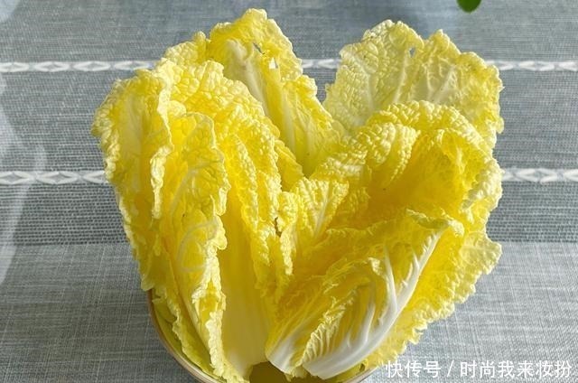 发朋友圈|娘两在家吃火锅，发朋友圈引起来一片评论，2个人也会吃了吧