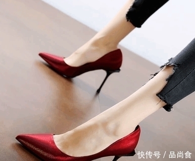 纤细的高挑细跟能带领女人走向时尚的巅峰!更富有名媛气息!