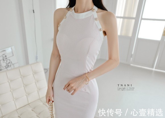 霓云晴岚釉白镀金纽扣连衣裙|女神孙允珠高清时尚搭配:霓云晴岚釉白镀金纽扣连衣裙