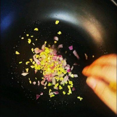 减脂快手早餐:番茄肉酱意面,角瓜虾仁汤,酸奶牛油果泥