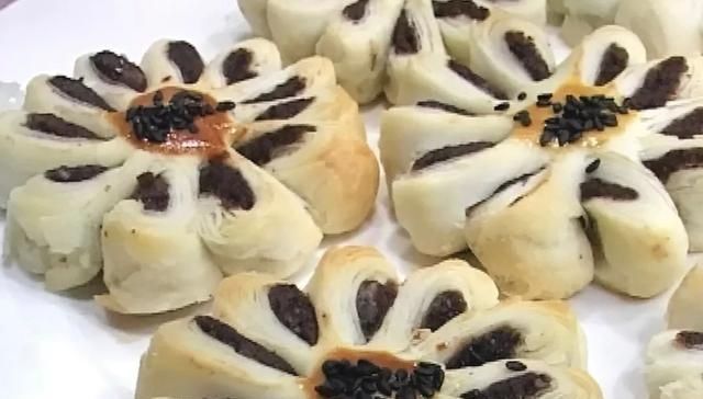 高颜值好口味，就是菊花酥，当早餐做零食，全家都爱吃