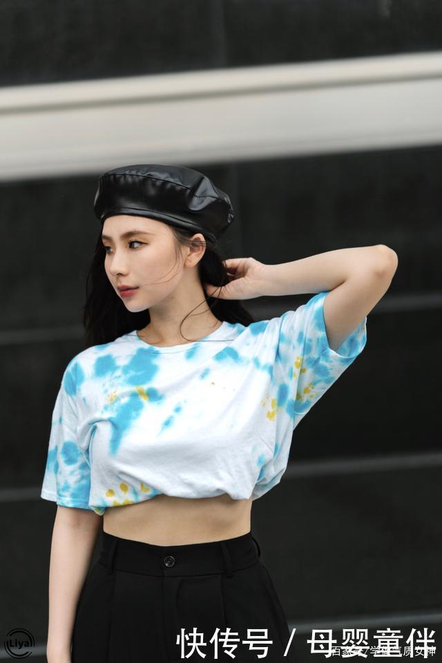 今秋薄外套里穿什么这件内搭洋气炸了!