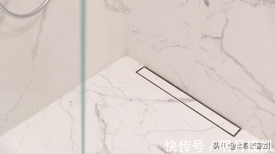 卫生间|她家虽然不大,但称得上装修典范,不仅拥有大量收纳,还极简好看