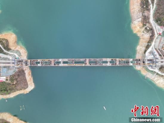 航拍广西在建世界最大跨径拱桥