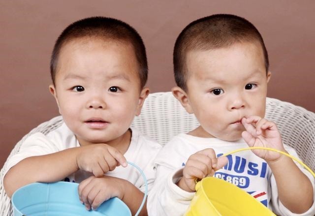 婴儿|孩子聪明不聪明,看看小手就知道,智商的高低手掌上就有信号