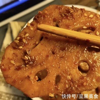 学会就能摆摊的「香辣藕片」，秘制秘?万能酱汁绝对要收藏